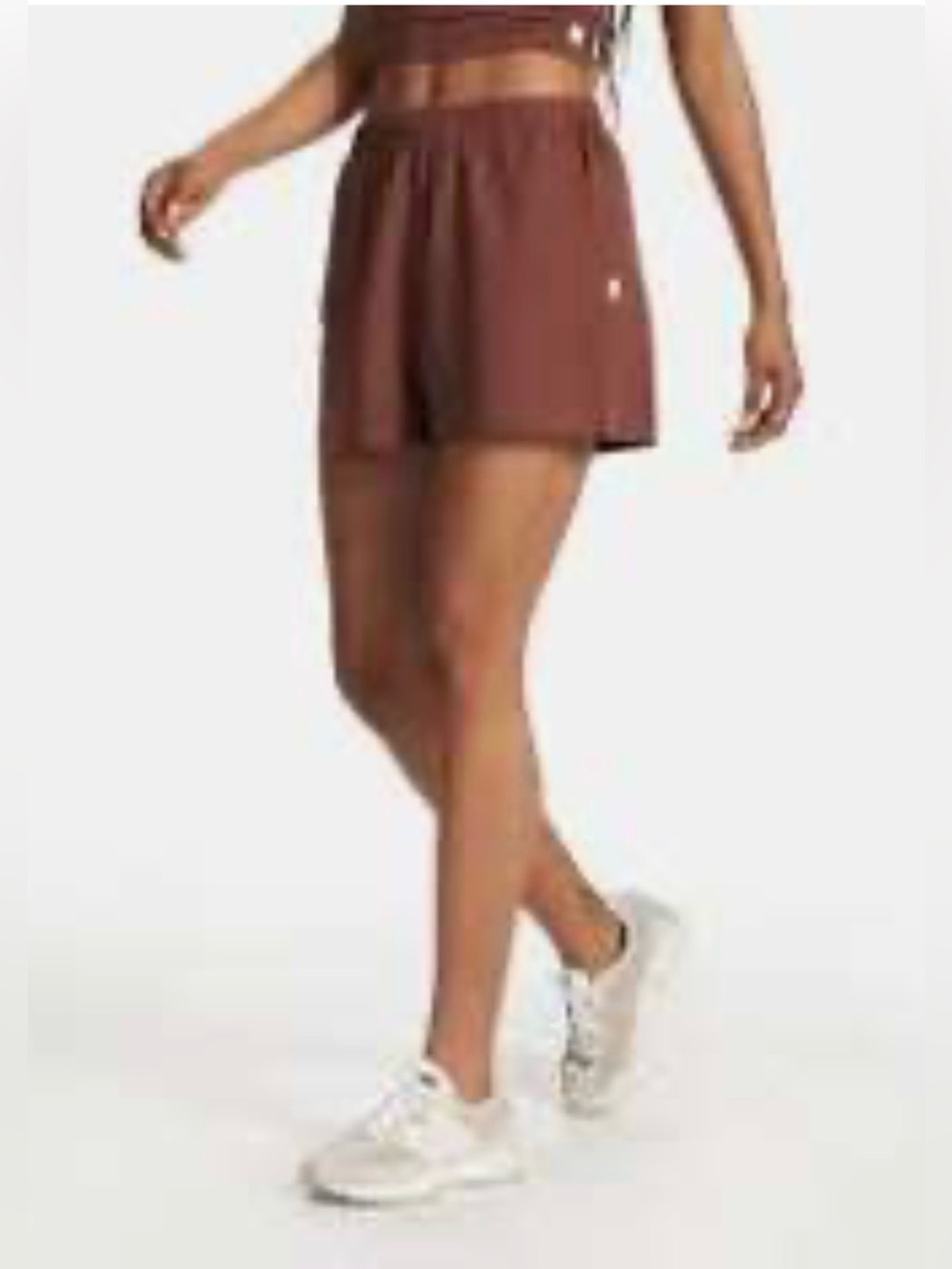 Vuori boyfriend sweatshorts cedar Heather small